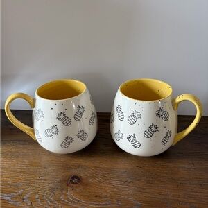 Heritage Yellow and Cream Barrel  Pineapple Mug Set. Set of 2
